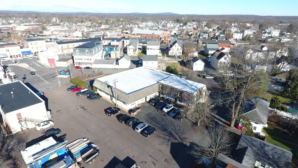 More Photos Of 200 Apple St, Quakertown Medical For Lease