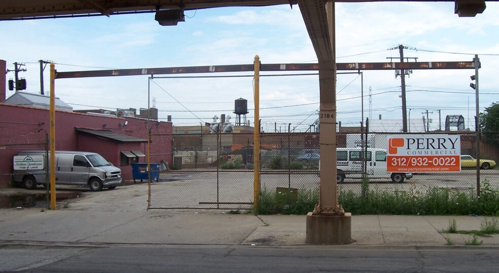More Photos Of 1756 W Lake St, Chicago Warehouse For Lease