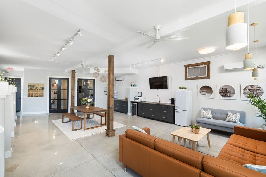 More Photos Of 112 Cape Fear Blvd, Carolina Beach Freestanding For Sale