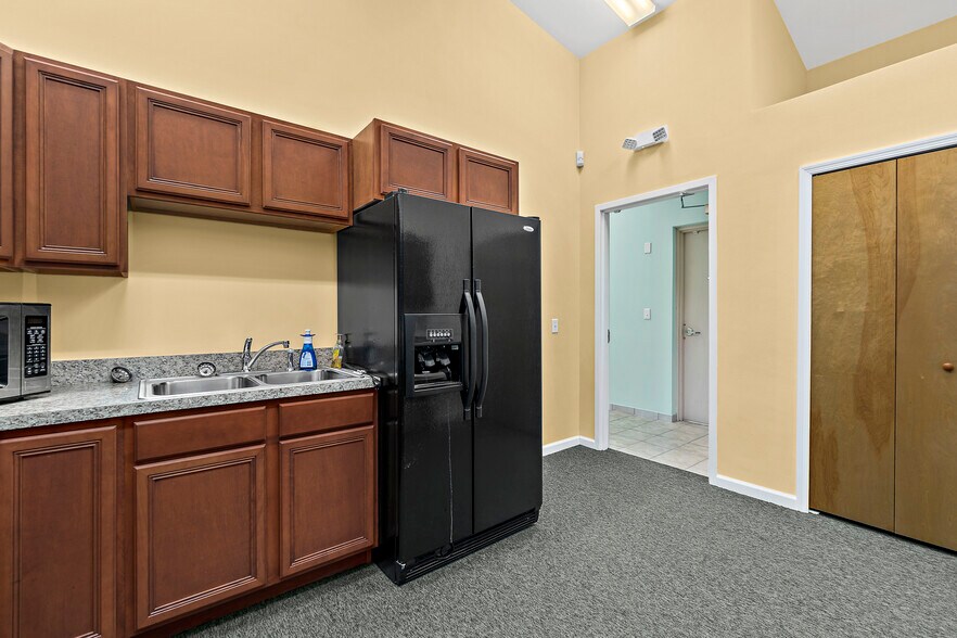 More Photos Of 3270 Highway A1A, Melbourne Beach Office For Sale
