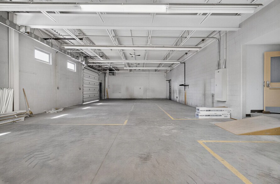 More Photos Of 3405 Rhodes Dr, Windsor Medical For Lease