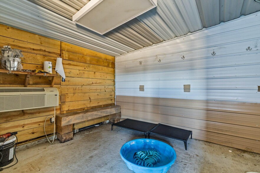 More Photos Of 558 Lucky Rd, Seymour Service For Sale