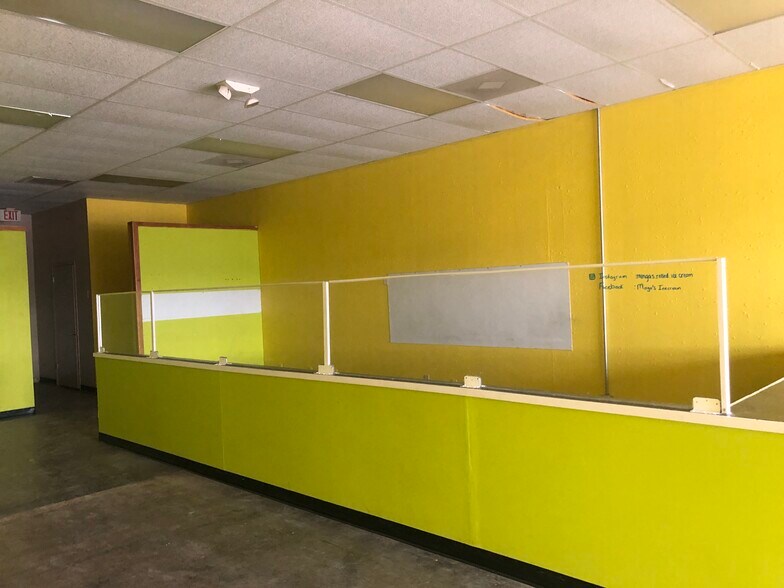 More Photos Of 2213-2217 Fayetteville Rd, Van Buren Storefront For Lease