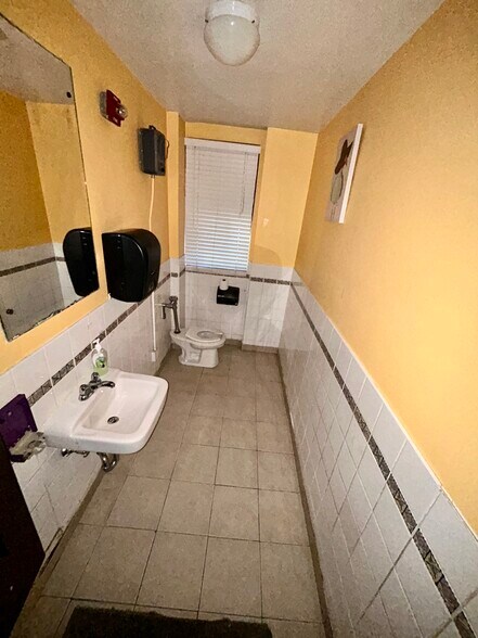 More Photos Of 2324 W 111th St, Chicago Apartments For Lease