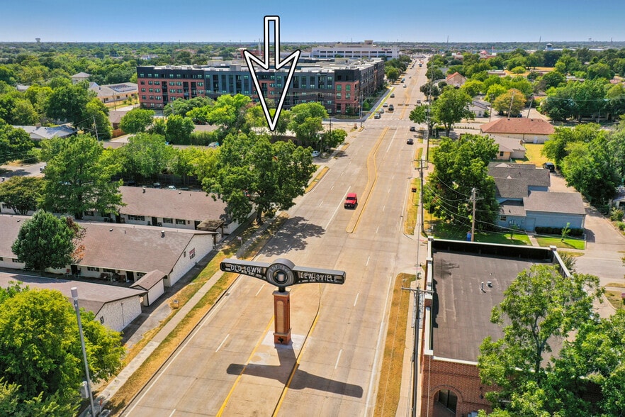 More Photos Of 396 W Main St, Lewisville Medical For Sale