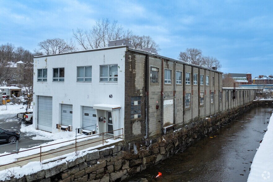 Primary Photo Of 63 Grove St, Salem Light Manufacturing For Sale