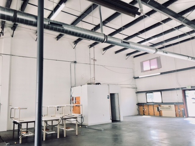 More Photos Of 332 Mountain View Dr, Johnstown Warehouse For Lease