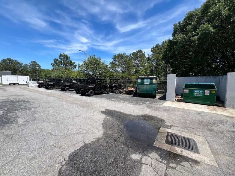 More Photos Of 6 Gateway Blvd W, Savannah Auto Dealership For Sale