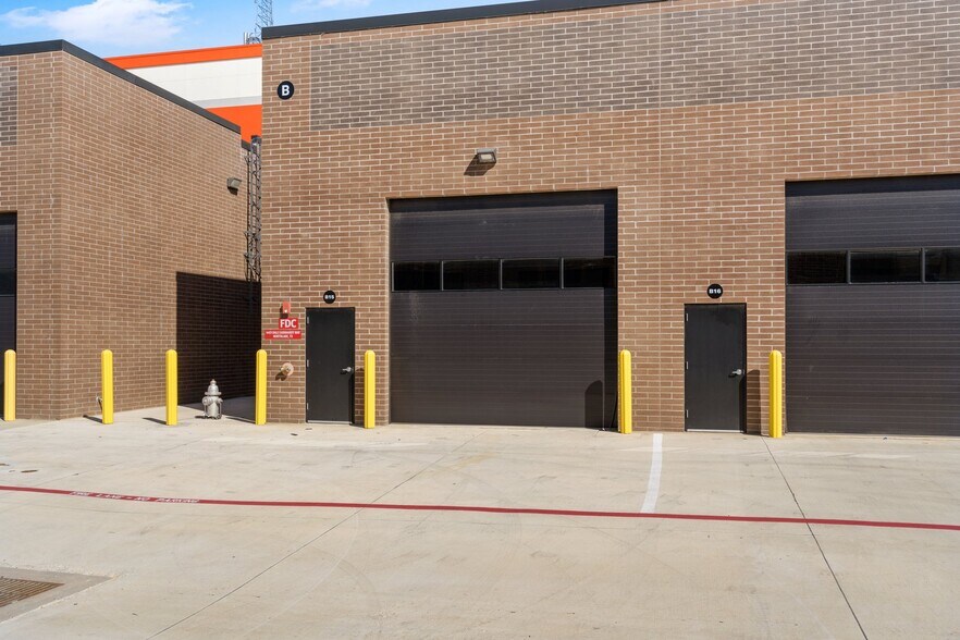 More Photos Of 4451 Dale Earnhardt Way, Northlake Office For Sale