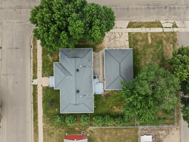 More Photos Of 118 21st St NW, Minot Multifamily For Sale