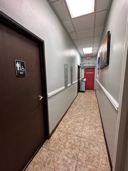 More Photos Of 6820 Spring Mountain Rd, Las Vegas General Retail For Lease