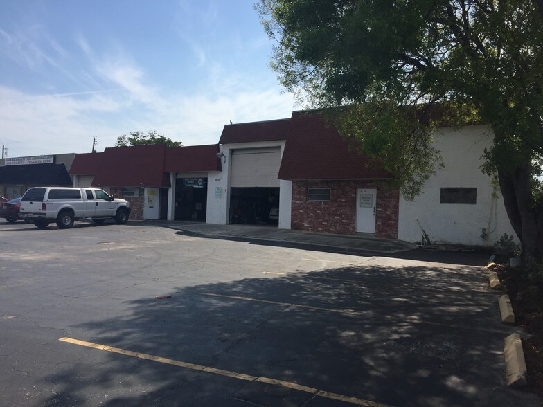 More Photos Of 1901 N Dixie Hwy, Pompano Beach Service For Sale