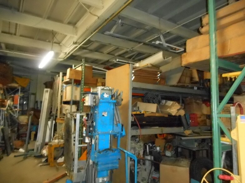 More Photos Of 10 Nassau Terminal Rd, New Hyde Park Warehouse For Sale