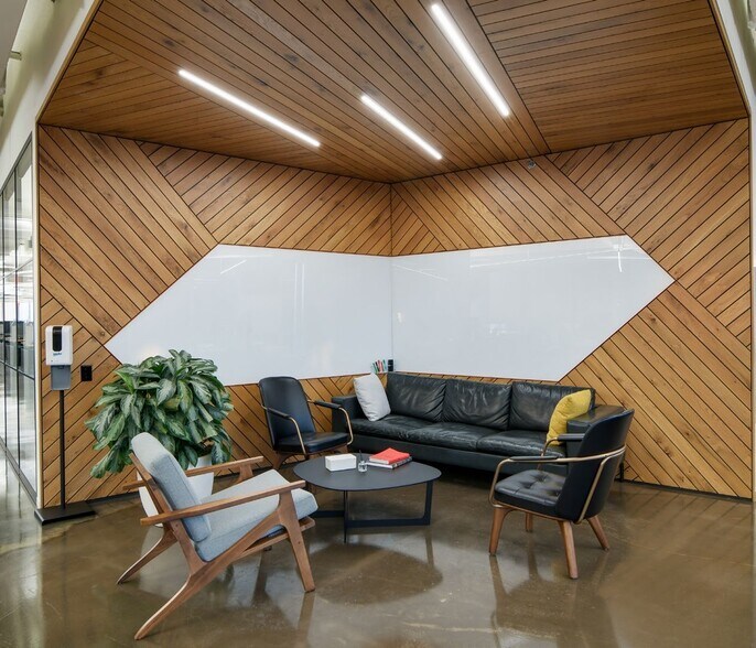 More Photos Of 4 World Trade Center, New York Office For Lease