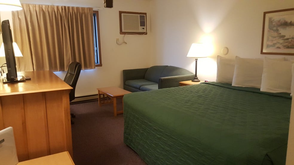 More Photos Of 427 2nd Avenue NW, Wibaux Hotel For Sale