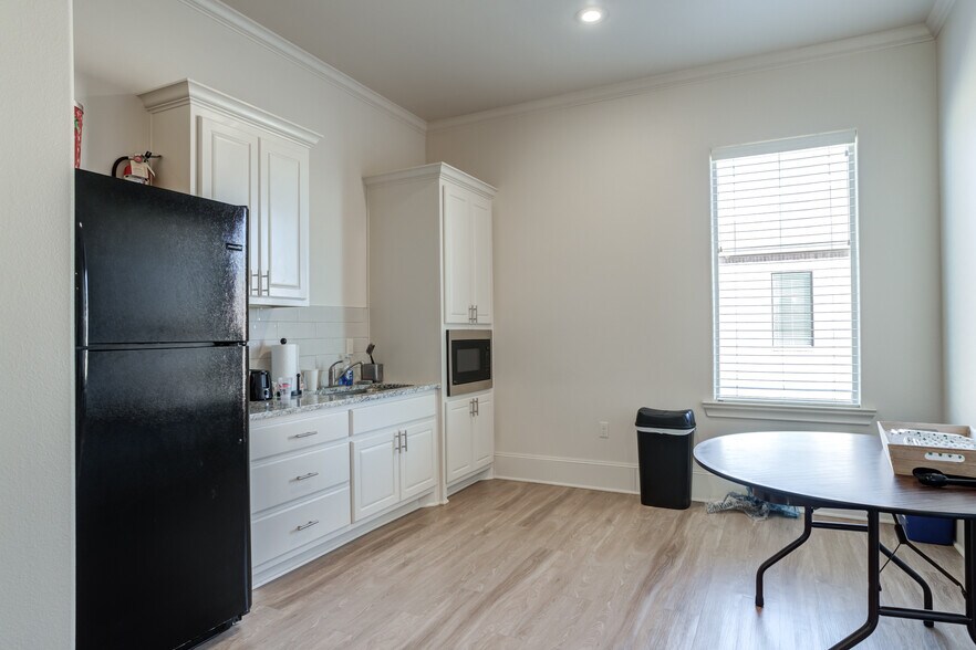 More Photos Of 2523 86 St, Lubbock Office For Lease