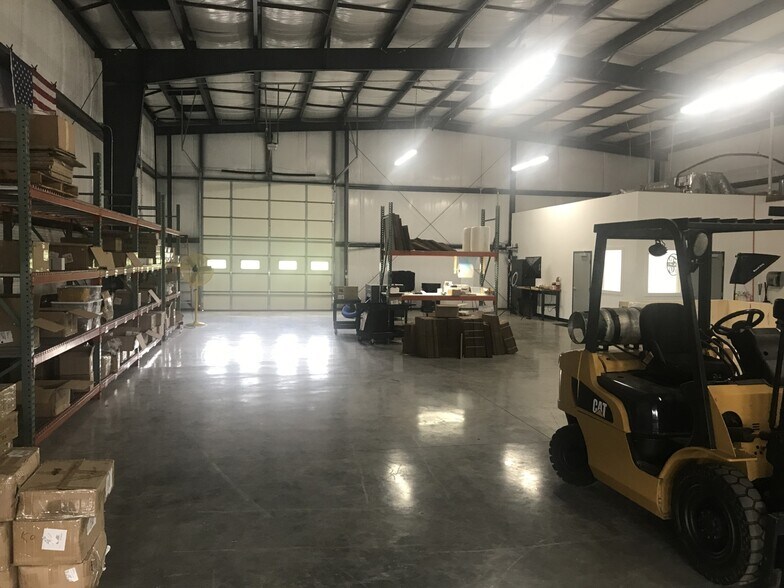 More Photos Of 260 Scotty's Way, Bowling Green Warehouse For Lease