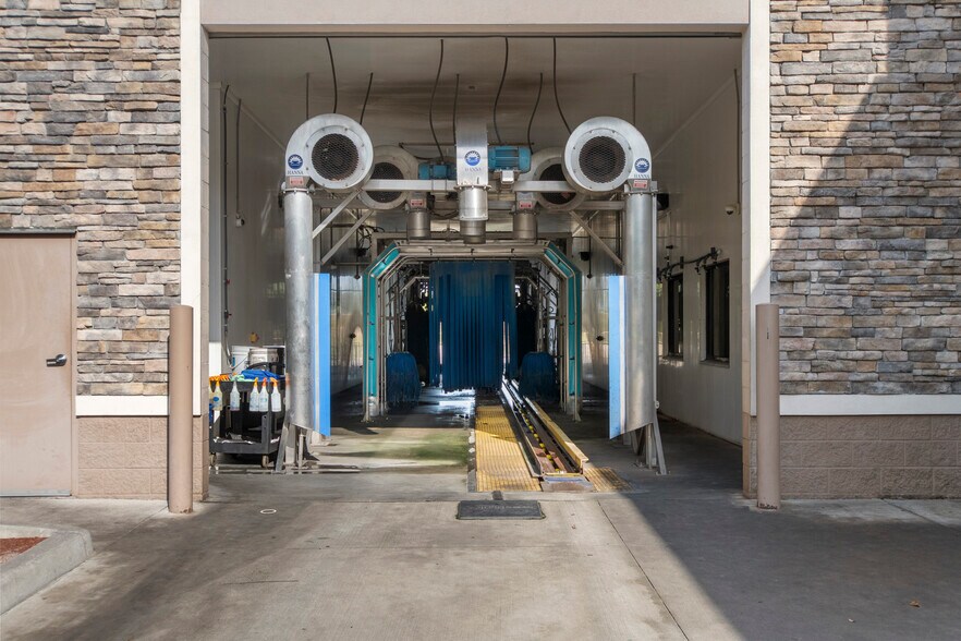 More Photos Of 1581 Berwick Dr, Champions Gate Carwash For Sale