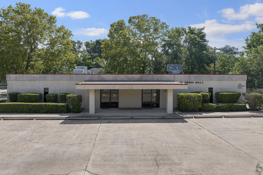 Primary Photo Of 2009 Center St, Deer Park Office For Sale