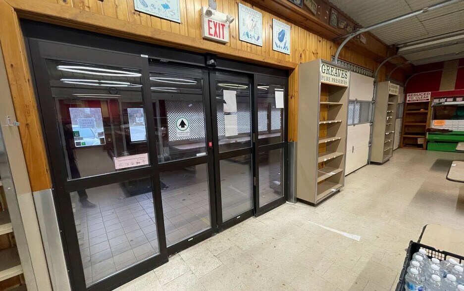 More Photos Of 537 Ontario St, St Catharines Supermarket For Sale