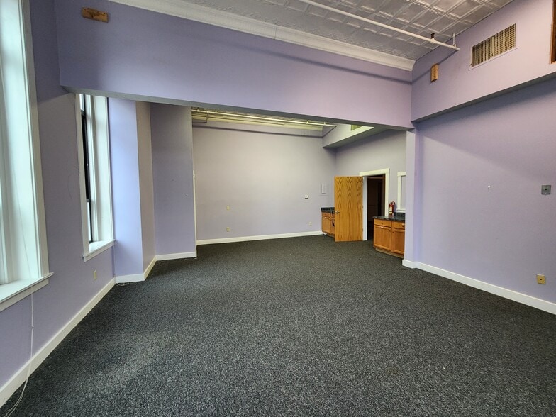 More Photos Of 253-255 Main St, Webster Loft Creative Space For Lease