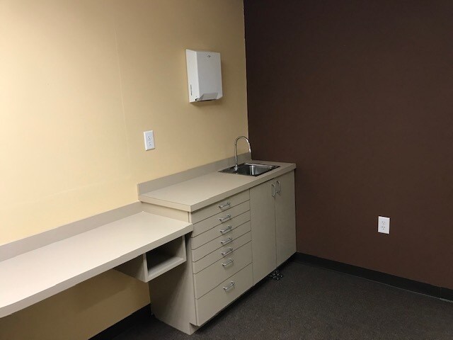 More Photos Of 23 State Route 31 N, Pennington Office For Lease