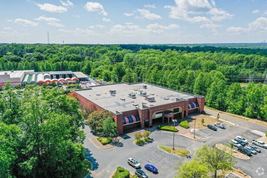 More Photos Of 10404 E Independence Blvd, Matthews Unknown For Lease