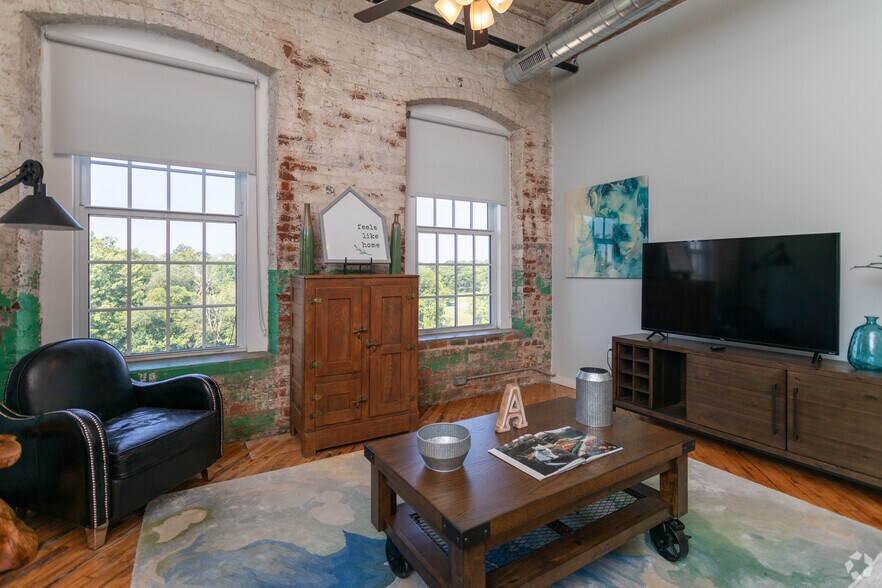 More Photos Of 116 E Main St, Haw River Apartments For Lease