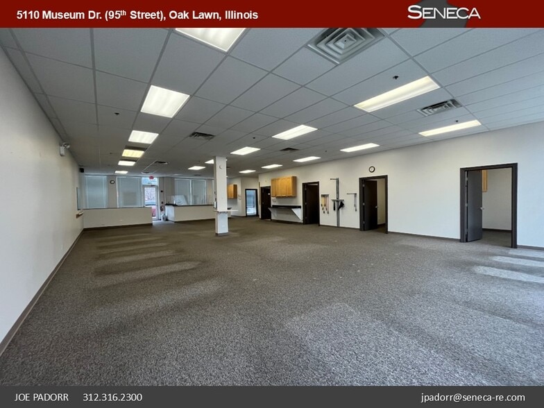 More Photos Of 5100-5116 Museum Dr, Oak Lawn General Retail For Lease
