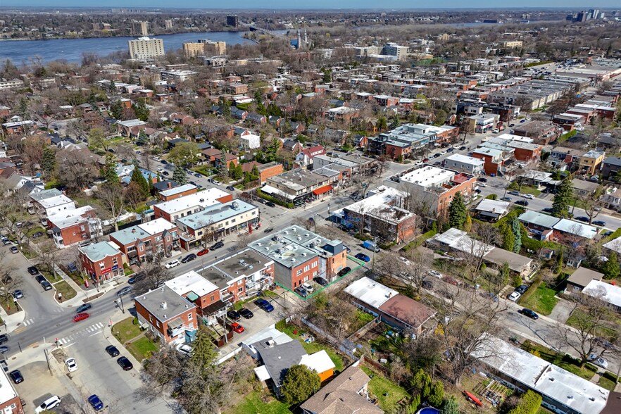 More Photos Of 1474 Rue Fleury E, Montréal Office For Sale