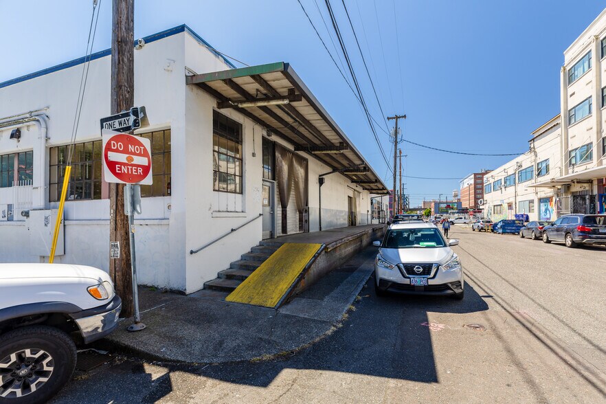 More Photos Of 409 SE Martin Luther King Jr Blvd, Portland Supermarket For Sale