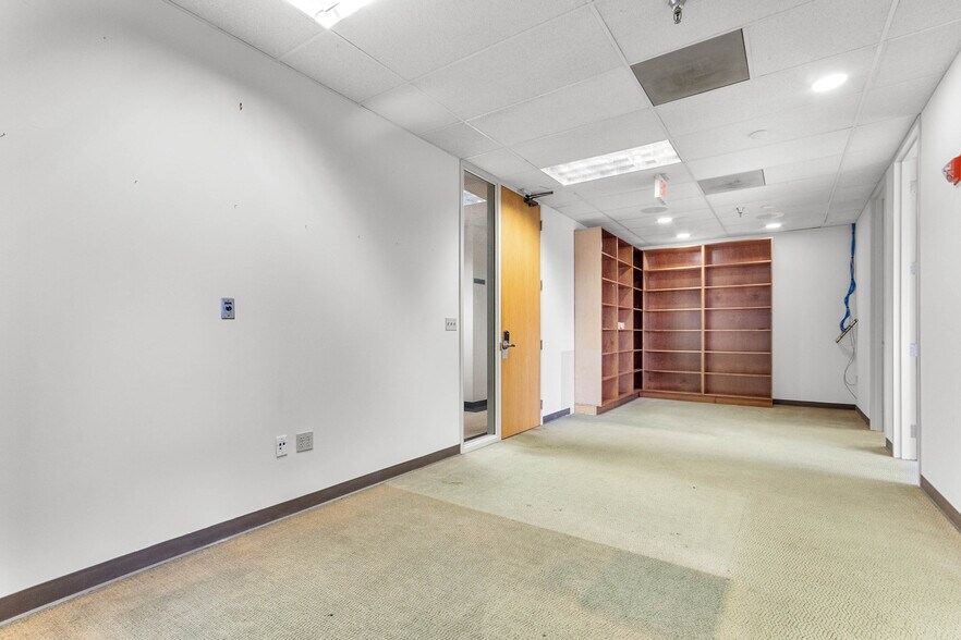 More Photos Of 2201 Lucien Way, Maitland Office For Lease
