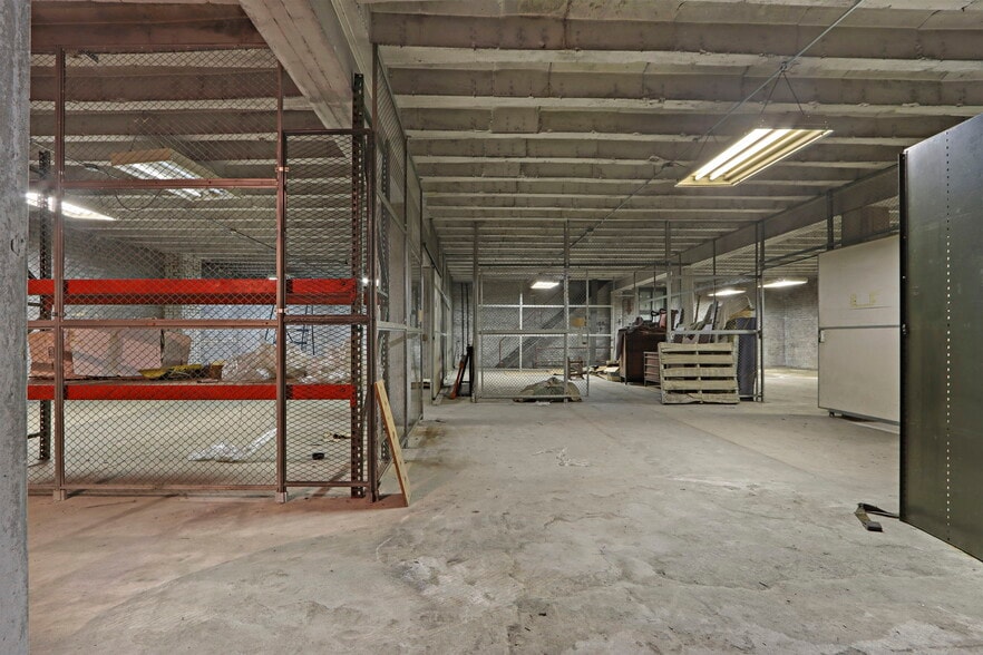 More Photos Of 1346 54th St, Kenosha Warehouse For Sale