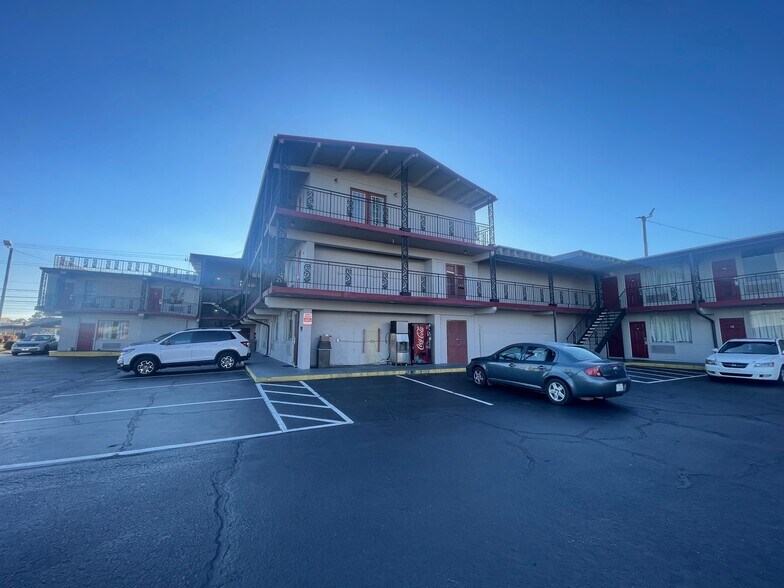 More Photos Of 2848 Bragg Blvd, Fayetteville Hotel For Sale