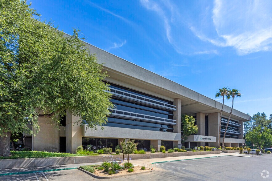 More Photos Of 1310 E Shaw Ave, Fresno Unknown For Lease