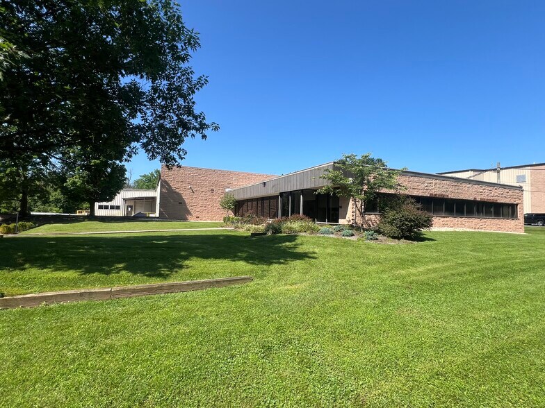 Primary Photo Of 201 Chambers Brook Rd, Branchburg Warehouse For Lease