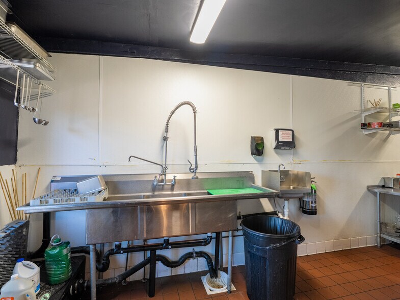 More Photos Of 8501 El Camino Real, Atascadero Restaurant For Sale