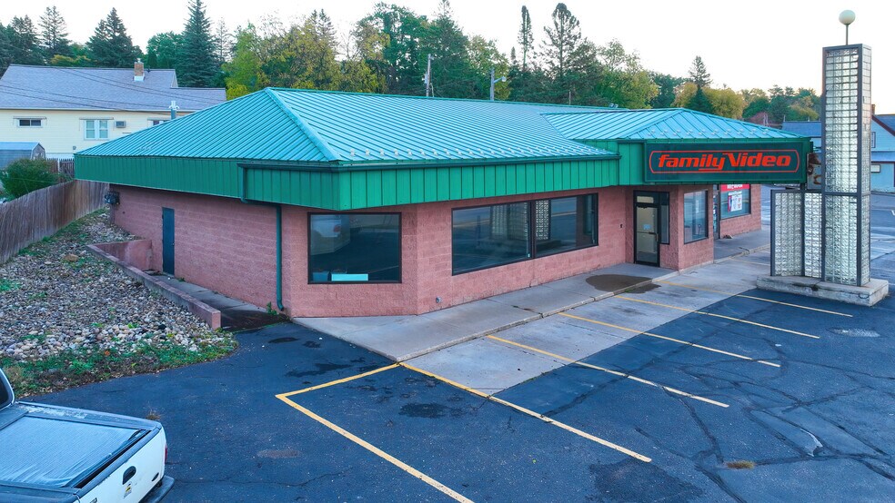 More Photos Of 901 S Stephenson Ave, Iron Mountain Freestanding For Lease