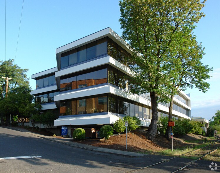 More Photos Of 6420 S Macadam Ave, Portland Office For Lease