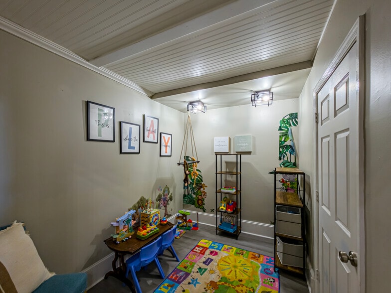 More Photos Of 105-111 W Central, Valdosta Storefront Retail Office For Sale