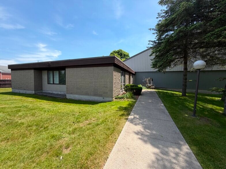 More Photos Of 900 McLean Rd, Cortland Office For Sale