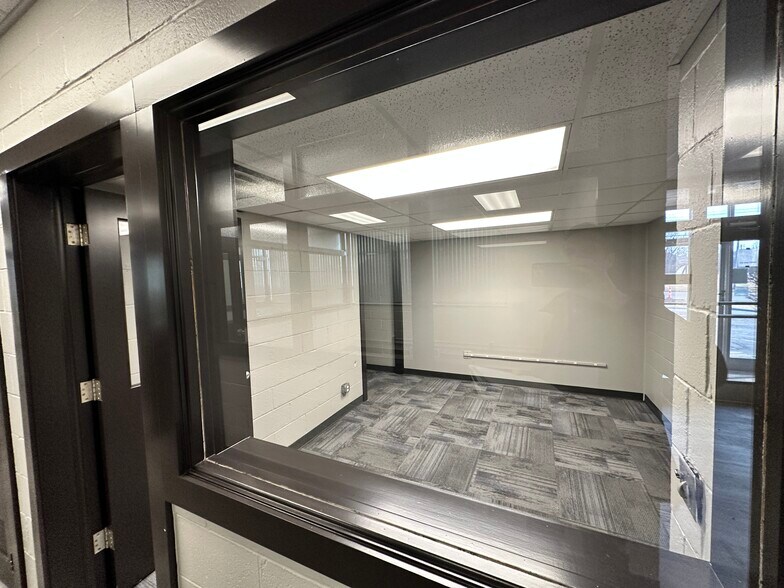 More Photos Of 4929 New Haven Ave, Fort Wayne Manufacturing For Lease