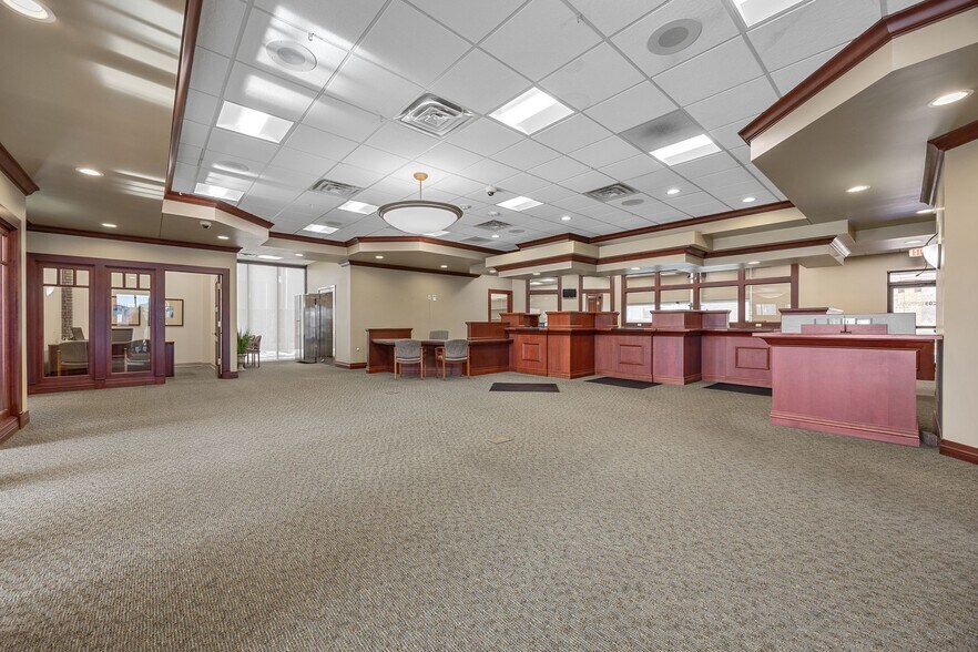 More Photos Of 3414 Mount Vernon Rd SE, Cedar Rapids Office For Sale
