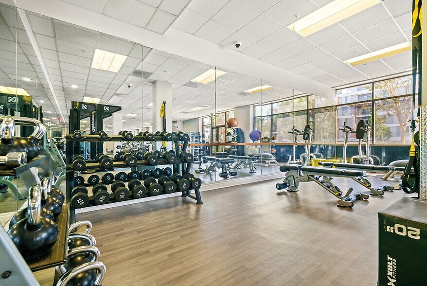 More Photos Of 31 E MacArthur Crescent Dr, Santa Ana Apartments For Lease