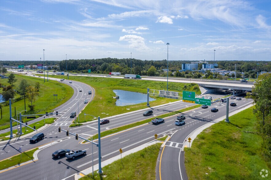 More Photos Of 13249-13275 City Square Dr, Jacksonville Unknown For Lease