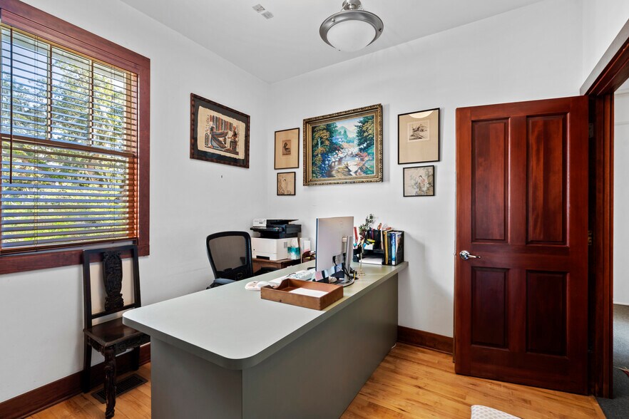 More Photos Of 19 Riberia St, Saint Augustine Office For Sale