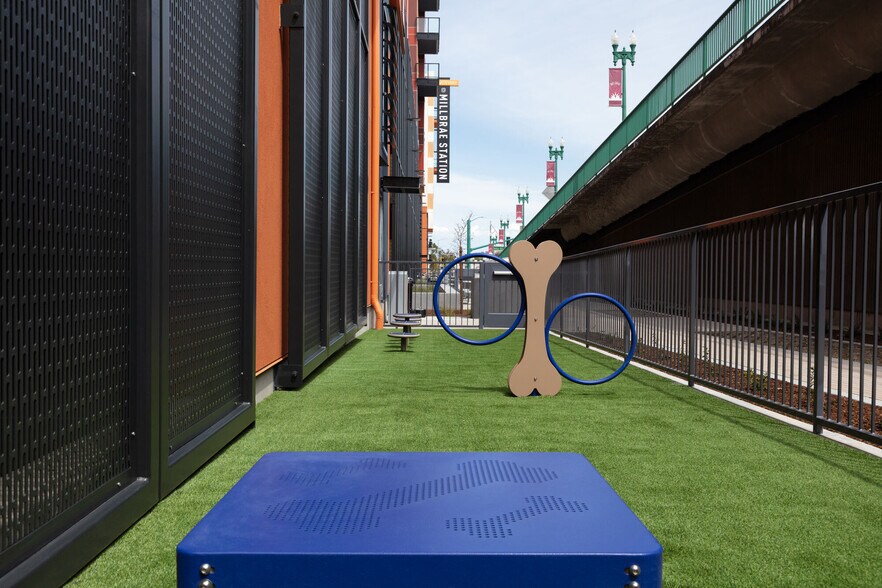 More Photos Of 126 N Rollins Rd, Millbrae Apartments For Lease