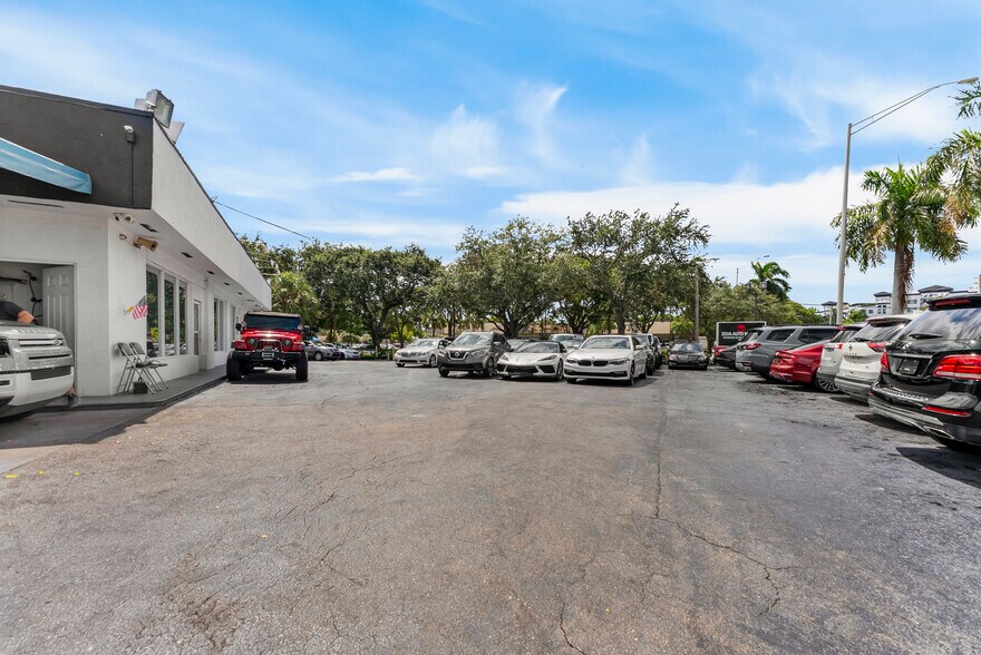 More Photos Of 4800 N Federal Hwy, Lighthouse Point Storefront For Sale