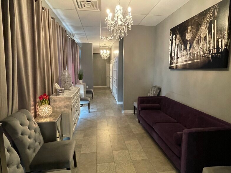 More Photos Of 2018 Maxwell Ave, Evansville Storefront For Sale