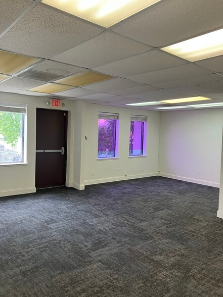 More Photos Of 4821 Stamp Rd, Temple Hills Warehouse For Lease